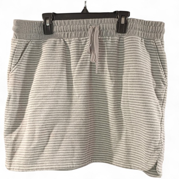 Maurices Dresses & Skirts - Maurices Women's Size Large Gray and White Striped Soft Knit Mini Skirt EUC